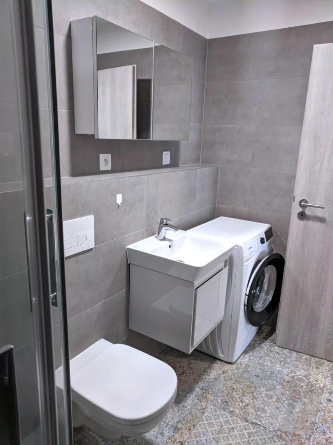 شقة Old Town 1 Bdr, A/C, W/Parking براتسيلافا المظهر الخارجي الصورة